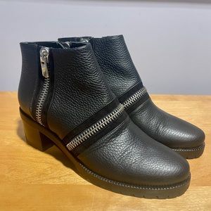 WALTER STEIGER Black zipper ankle boots